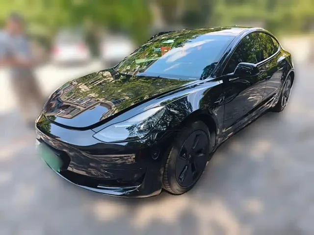Фотография автомобиля — Tesla Model 3