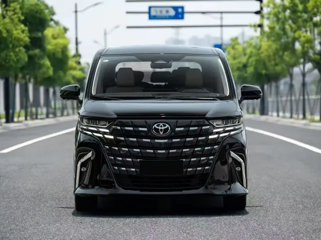 Toyota Alphard — Фото автомобиля 2