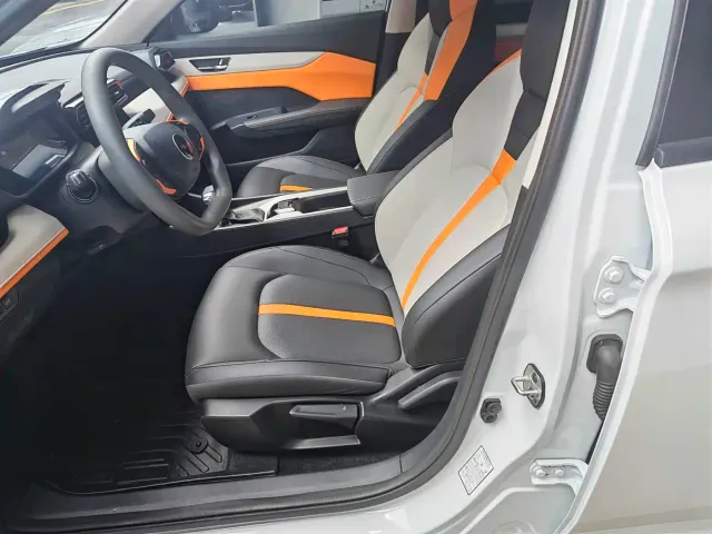Dongfeng Yixuan — Фото автомобиля 7