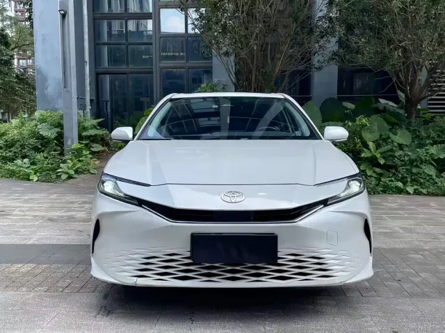 Toyota Camry — Фото автомобиля 2
