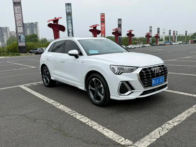 Audi Q3 — Фото автомобиля 3