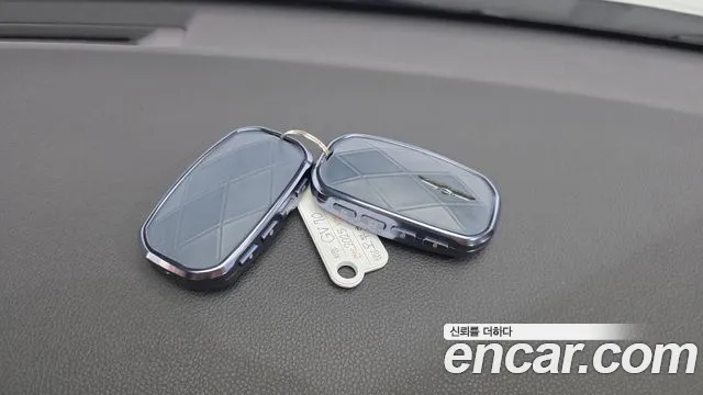 Genesis GV70 2.5T Бензин AWD — Фото автомобиля 14