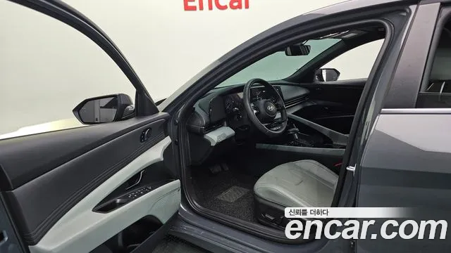 Hyundai Avante CN7 — Фото автомобиля 10