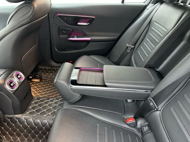 Mercedes-Benz C-Class — Фото автомобиля 11