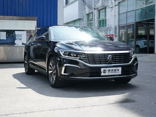 Volkswagen Passat — Фото автомобиля 3