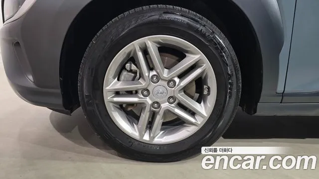 Hyundai Kona Новый Kona Бензин 1.6 турбо 2WD — Фото автомобиля 5