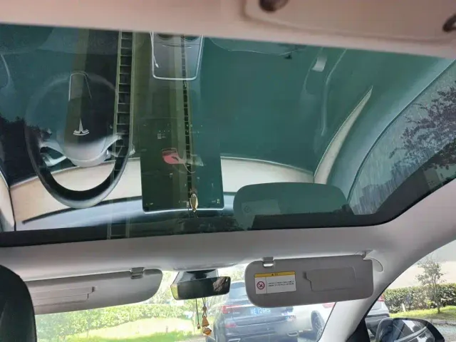 Tesla Model 3 — Фото автомобиля 14