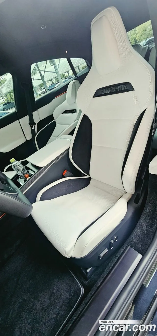 Tesla Model S — Фото автомобиля 7