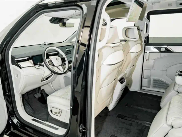 Volvo EM90 — Фото автомобиля 19