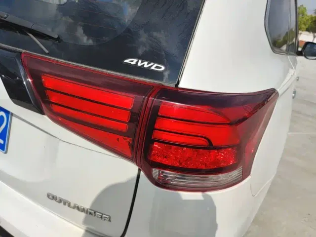 Mitsubishi Outlander — Фото автомобиля 7
