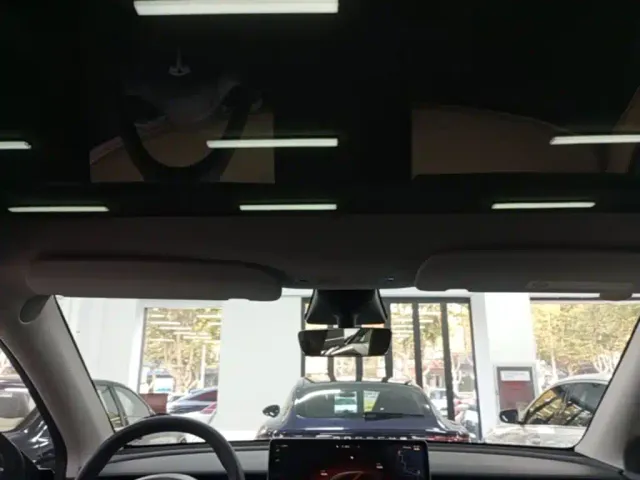 Tesla Model Y — Фото автомобиля 17