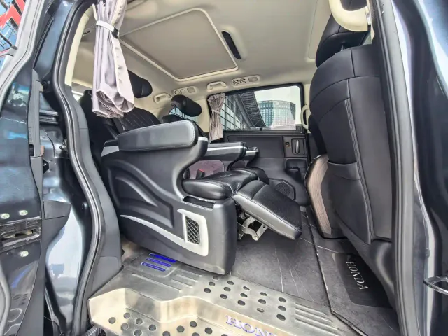 Honda Odyssey — Фото автомобиля 11