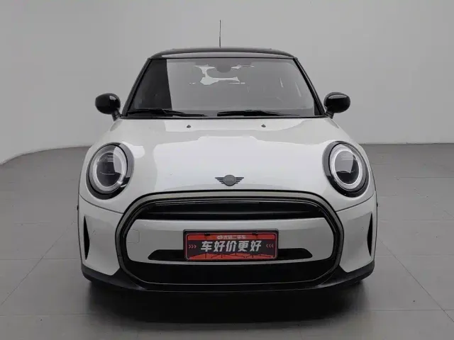 MINI MINI 2023 1.5T COOPER King's Cross Special Edition — Фото автомобиля 3