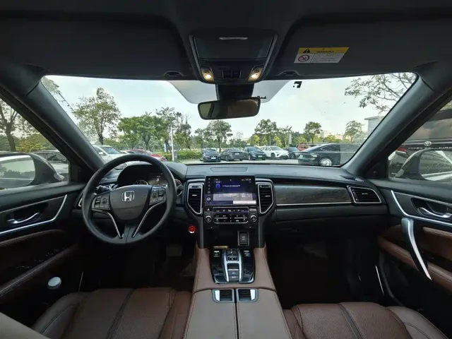 Honda UR-V — Фото автомобиля 6