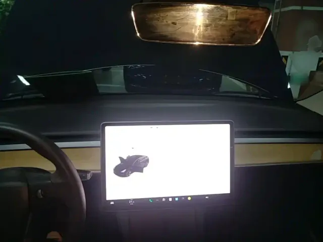 Tesla Model 3 — Фото автомобиля 9