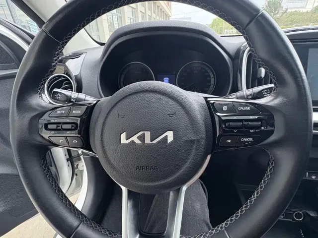 Kia KX1 — Фото автомобиля 9