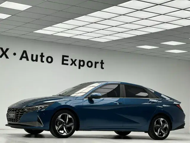 Hyundai Elantra — Фото автомобиля 5