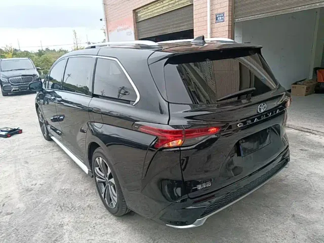 Toyota Granvia — Фото автомобиля 4