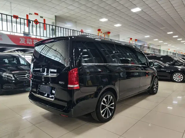 Mercedes-Benz V-Class — Фото автомобиля 30
