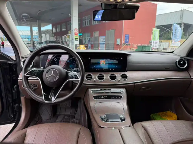 Mercedes-Benz E-Class — Фото автомобиля 6