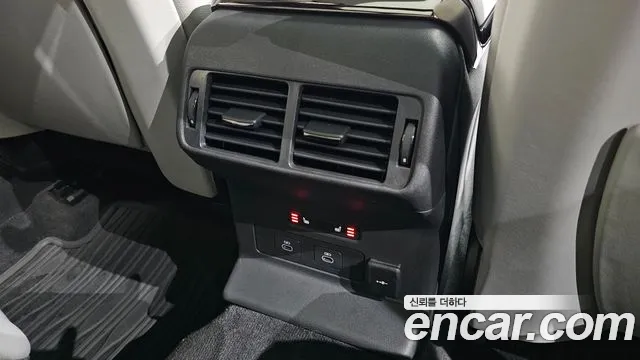 Land Rover Range Rover Velar — Фото автомобиля 18