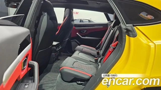 Lamborghini Urus — Фото автомобиля 11