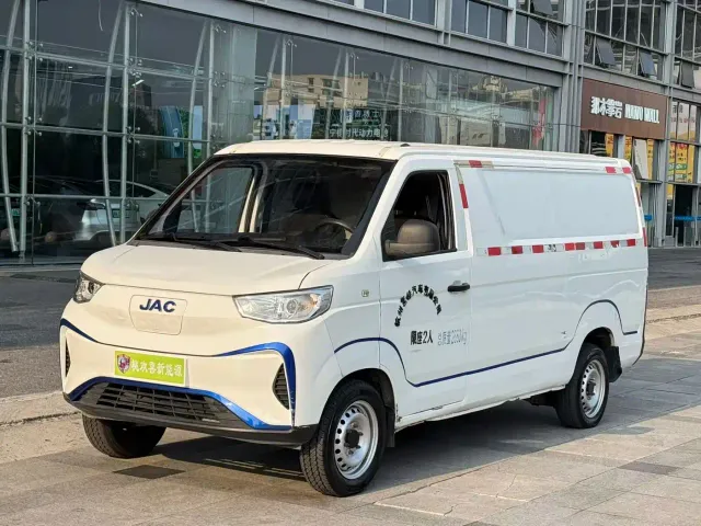 Фотография автомобиля — JAC Motors Blue Cat
