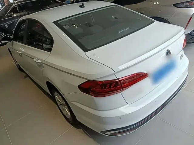 Volkswagen Bora — Фото автомобиля 4