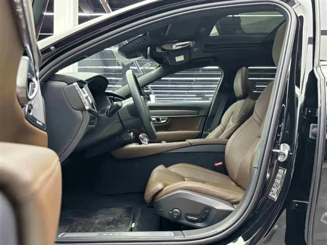 Volvo S90 — Фото автомобиля 5