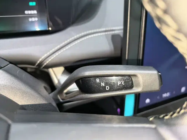 Xiaomi SU7 — Фото автомобиля 13