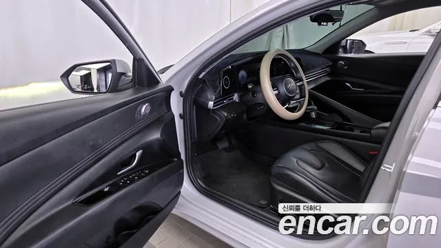 Hyundai AVANTE Avante (CN7) — Фото автомобиля 10