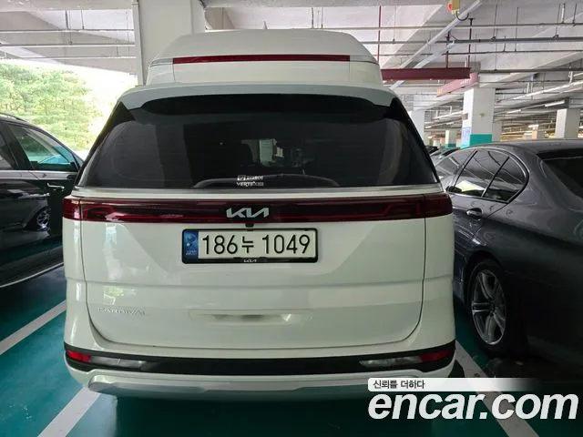 Kia Carnival Generation 4 — Фото автомобиля 2
