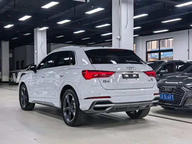 Audi Q3 — Фото автомобиля 24
