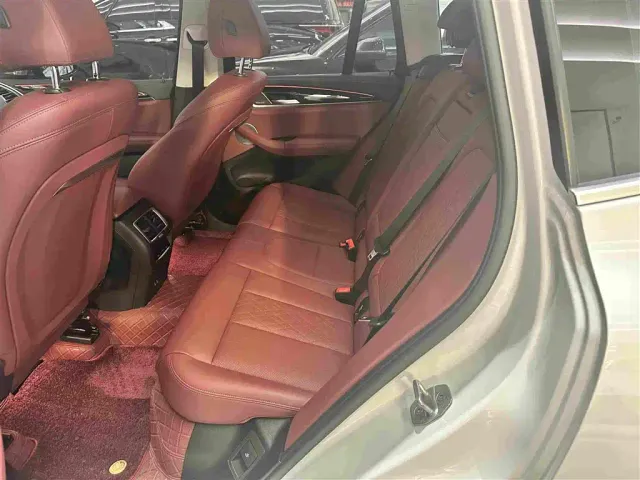 BMW X3 — Фото автомобиля 12