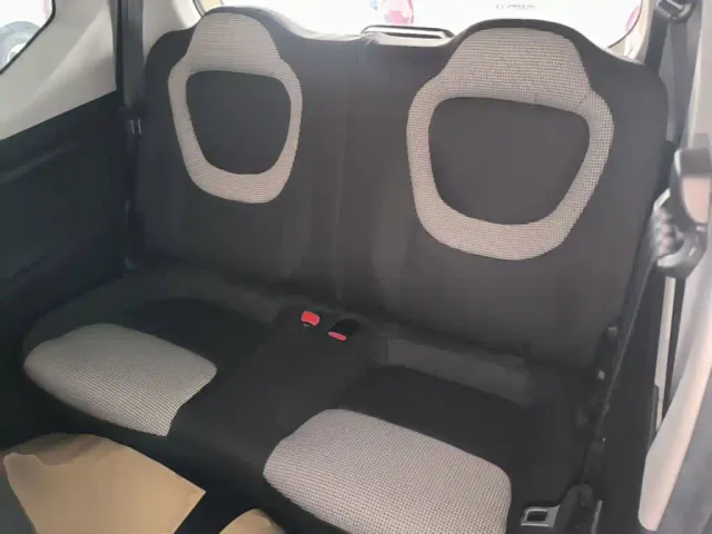 Wuling Hongguang Mini EV — Фото автомобиля 16