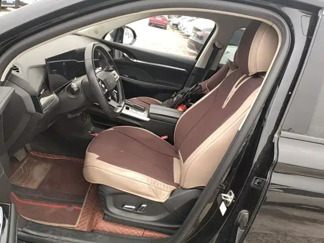 Roewe RX5 Max — Фото автомобиля 14