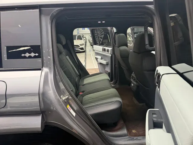 BYD FangChengBao Leopard 5 — Фото автомобиля 16