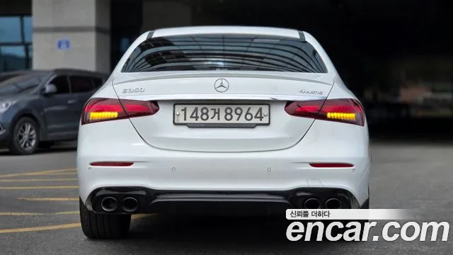 Mercedes-Benz E-Class — Фото автомобиля 5