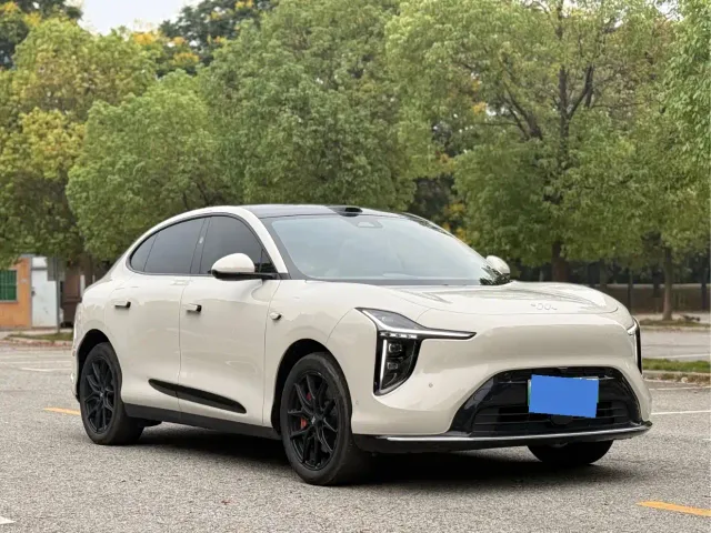 IM Motors LS6 — Фото автомобиля 3