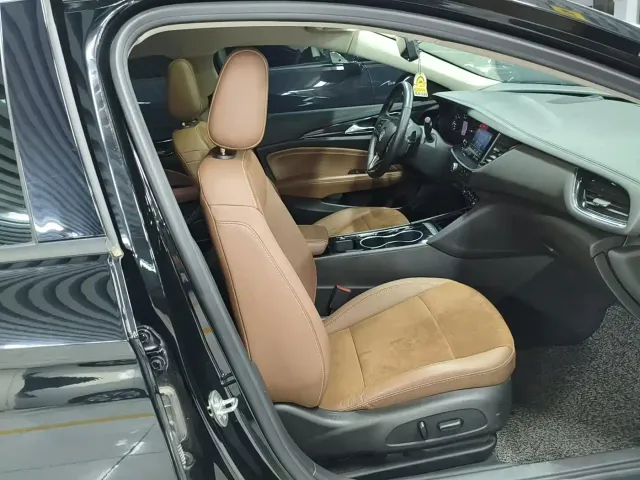 Buick Regal — Фото автомобиля 10