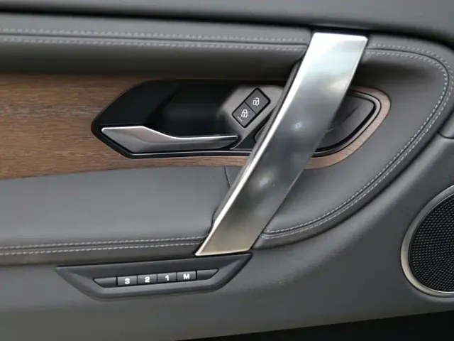 Land Rover Discovery Sport — Фото автомобиля 12