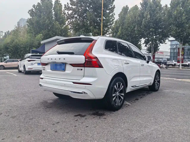 Volvo XC60 — Фото автомобиля 10