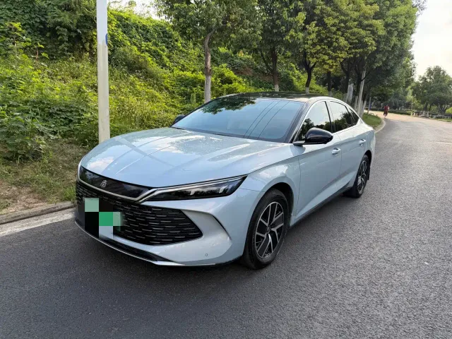Фотография автомобиля — BYD Qin L