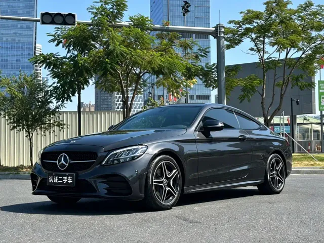 Фотография автомобиля — Mercedes-Benz C-Class