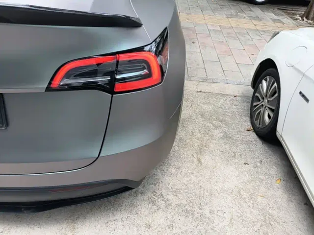 Tesla Model Y — Фото автомобиля 7