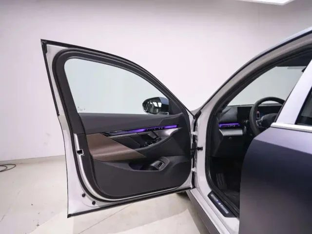 BMW 5 Series — Фото автомобиля 13