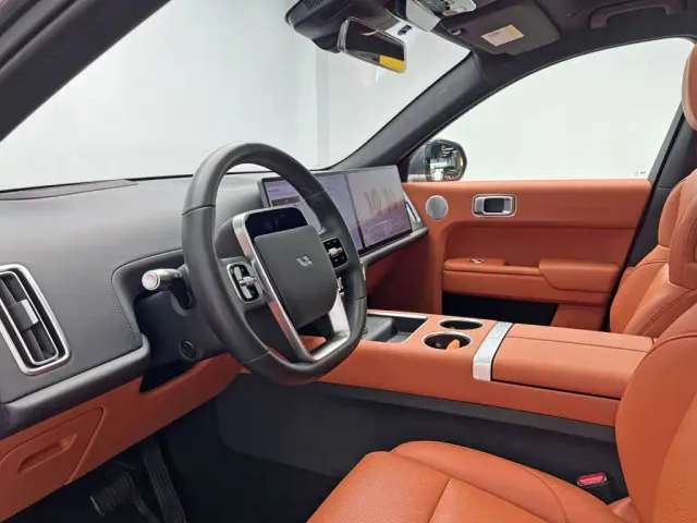 Li Auto L7 — Фото автомобиля 13