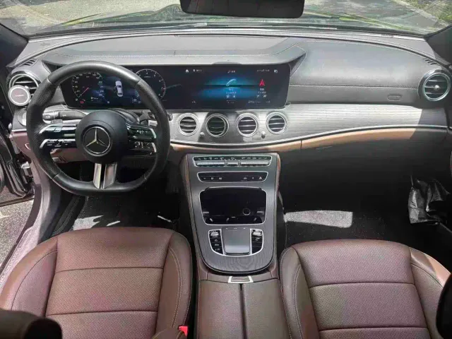 Mercedes-Benz E-Class — Фото автомобиля 7