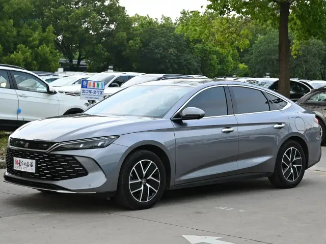 Фотография автомобиля — BYD Qin L