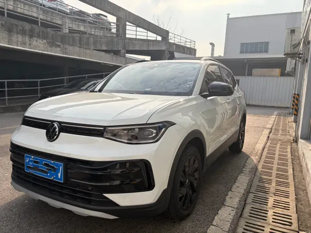 Фотография автомобиля — Volkswagen Tharu
